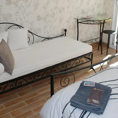La Mise En Seine, D'hote A 3*